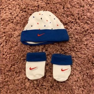 2 piece hat and booties